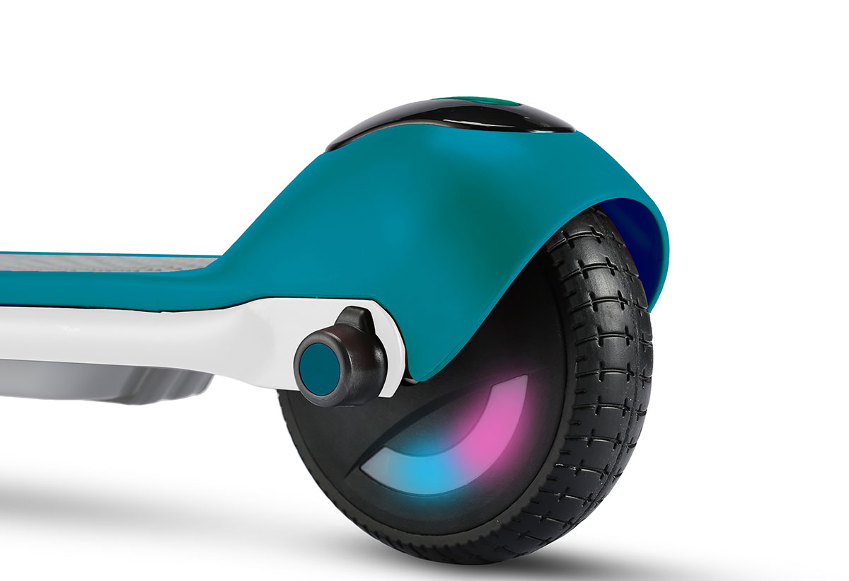 Ο πίσω τροχός με τις φωτεινές ενδείξεις LED.